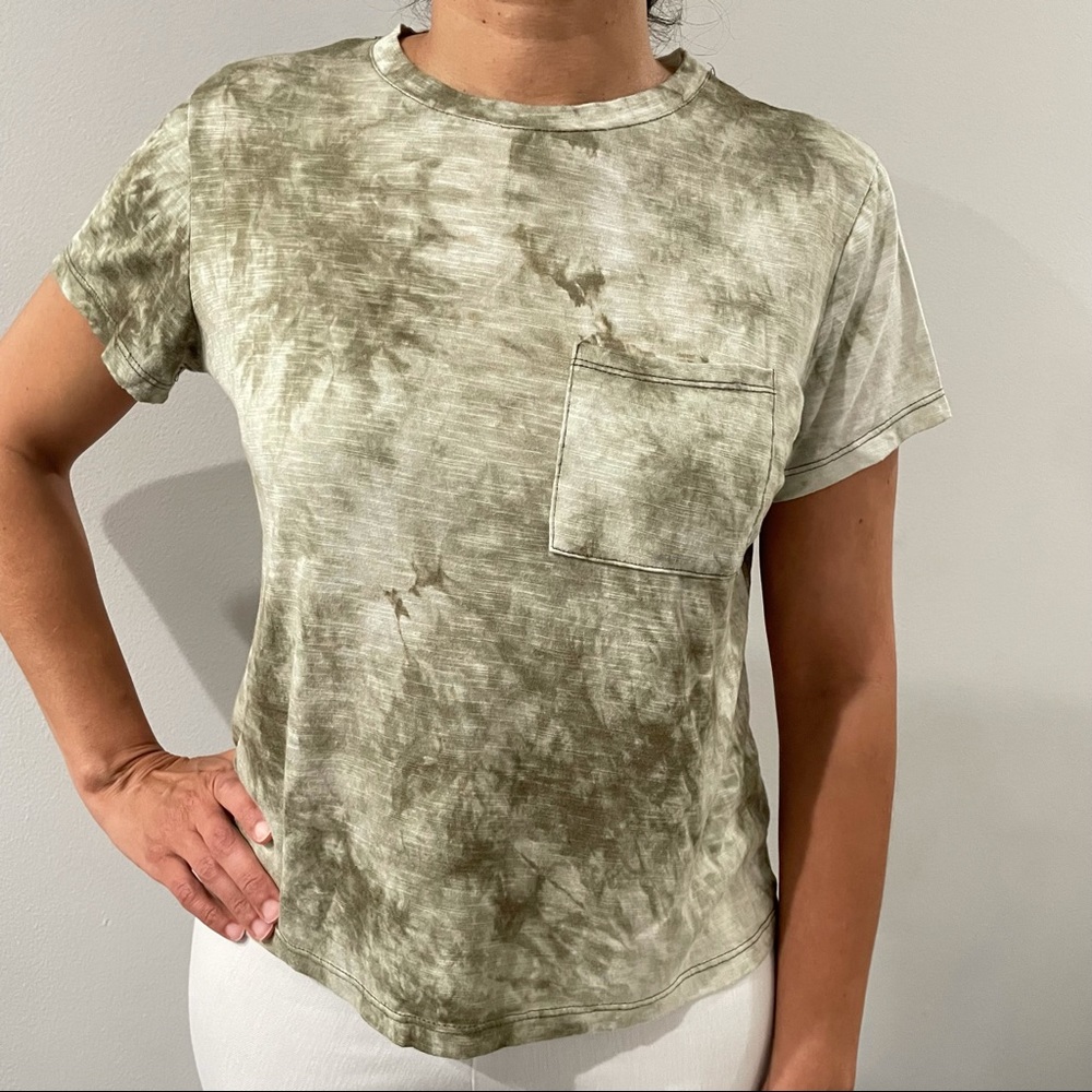 Green Distressed Design Tee, Size M, Arizona Jean